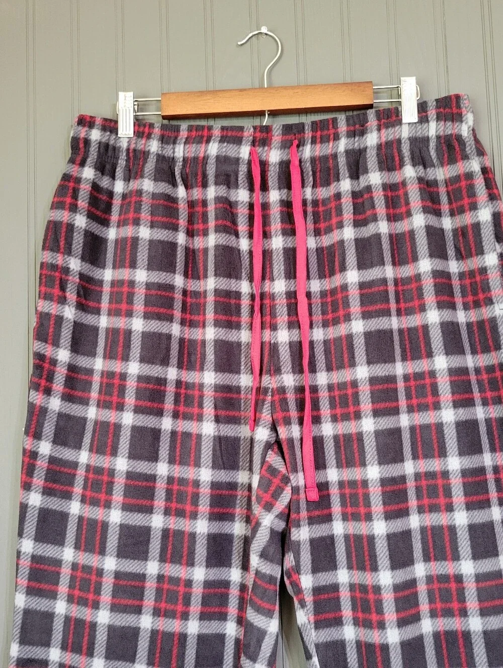 NWOT Cuddl Duds Fleece Pajama Lounge Pants Pockets Plaid Gray Red Men's Large